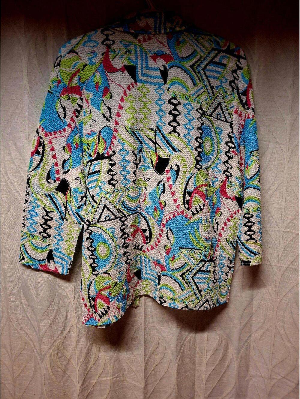 Ladies top - Picture 2 of 4
